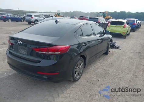 2018 Hyundai Elantra Value Edition z USA, uszkodzony, nr VIN 5NPD84LF9JH391896